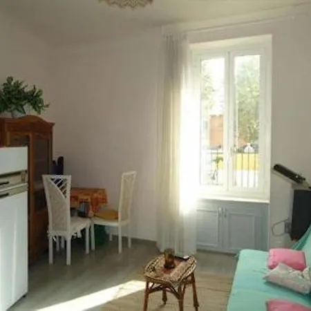 Lägenhet La Maison Au Soleil Menton